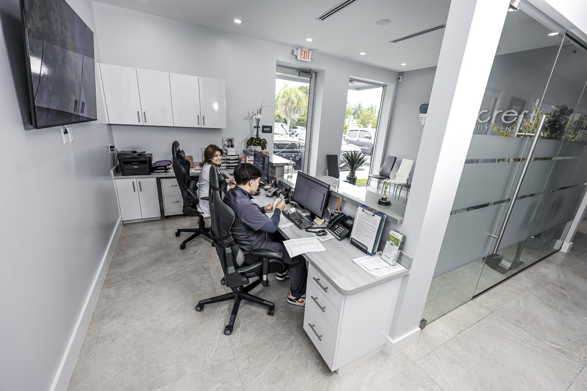 gallery- doctors working in the office cabin